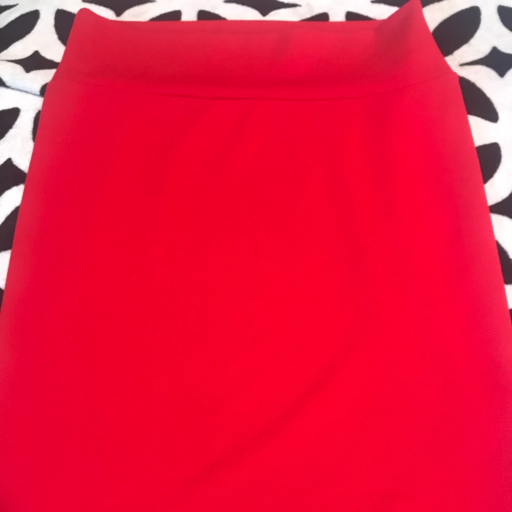LuLaRoe NWOT Cassie red skirt